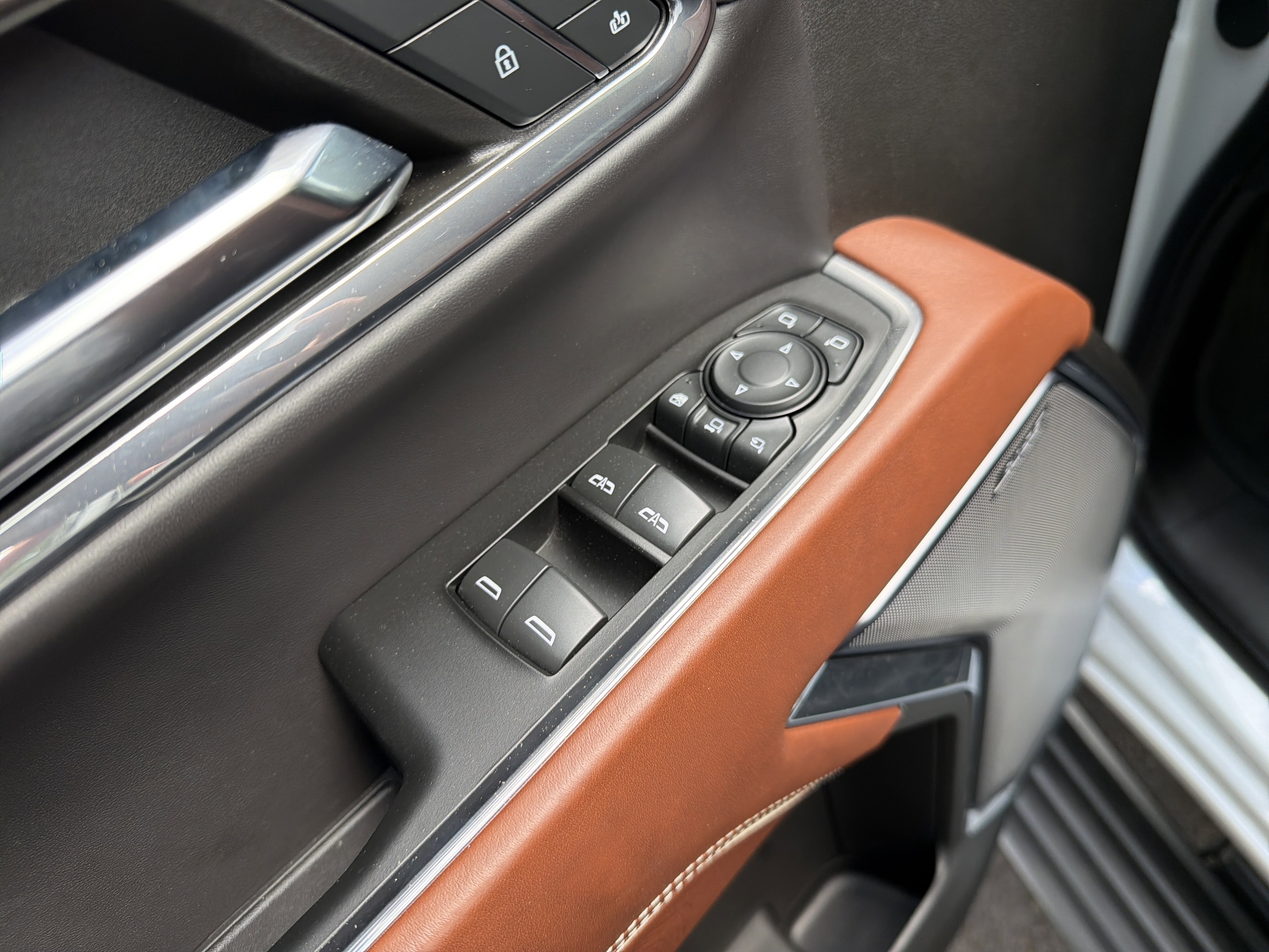 Used 2024 GMC Sierra 2500 Denali Ultimate image 15