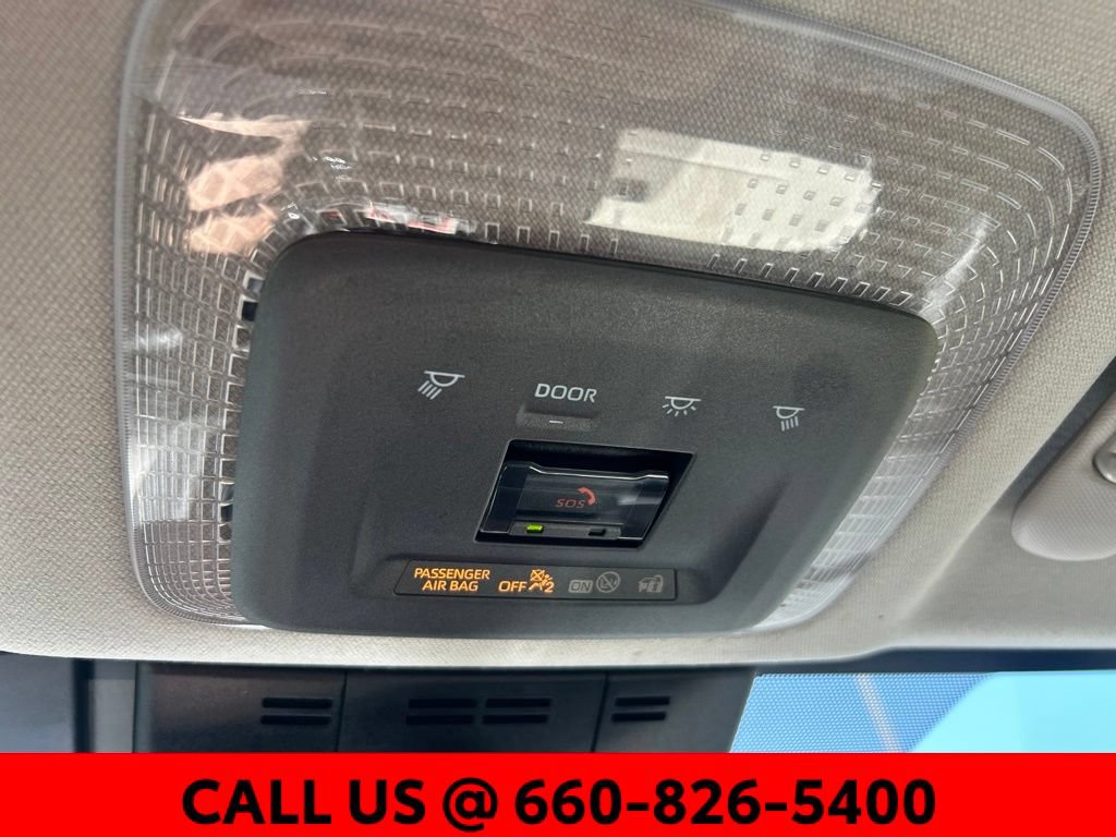 Used 2023 Toyota Prius Limited w/ Limited Premium Package FWD image 23