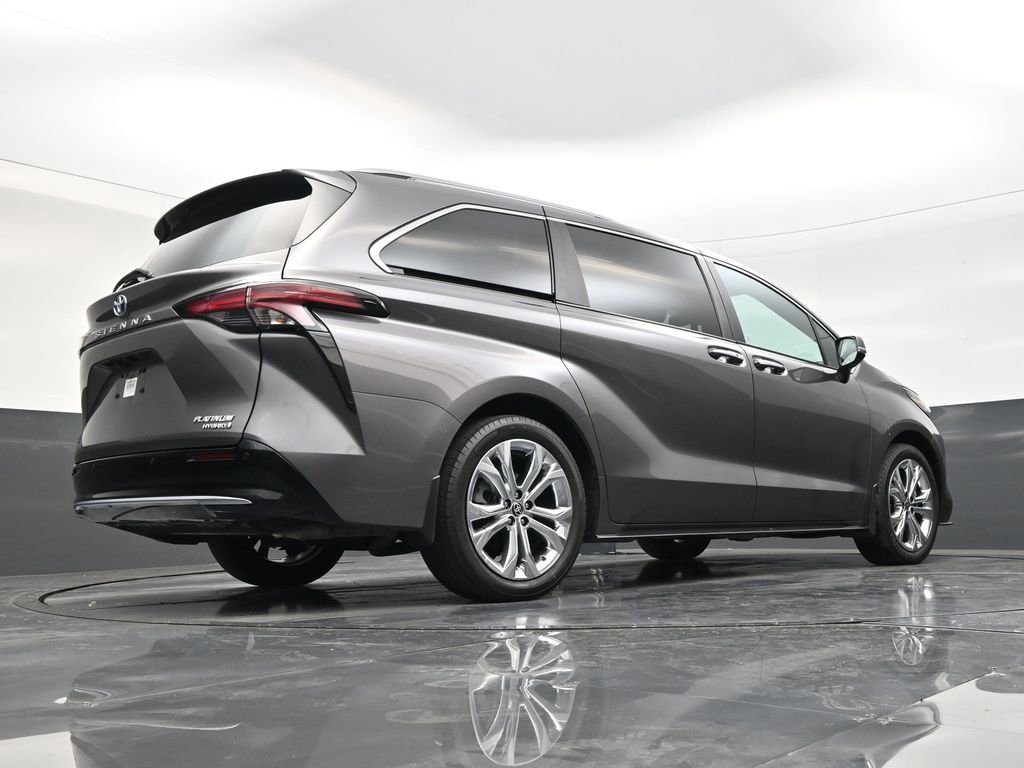 Used 2024 Toyota Sienna Platinum image 24