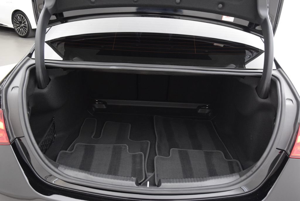 Used 2024 Mercedes-Benz C 300 Sedan image 29