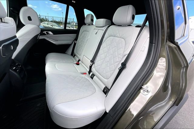 Used 2025 BMW X5 xDrive40i w/ Parking Assistance Package image 28