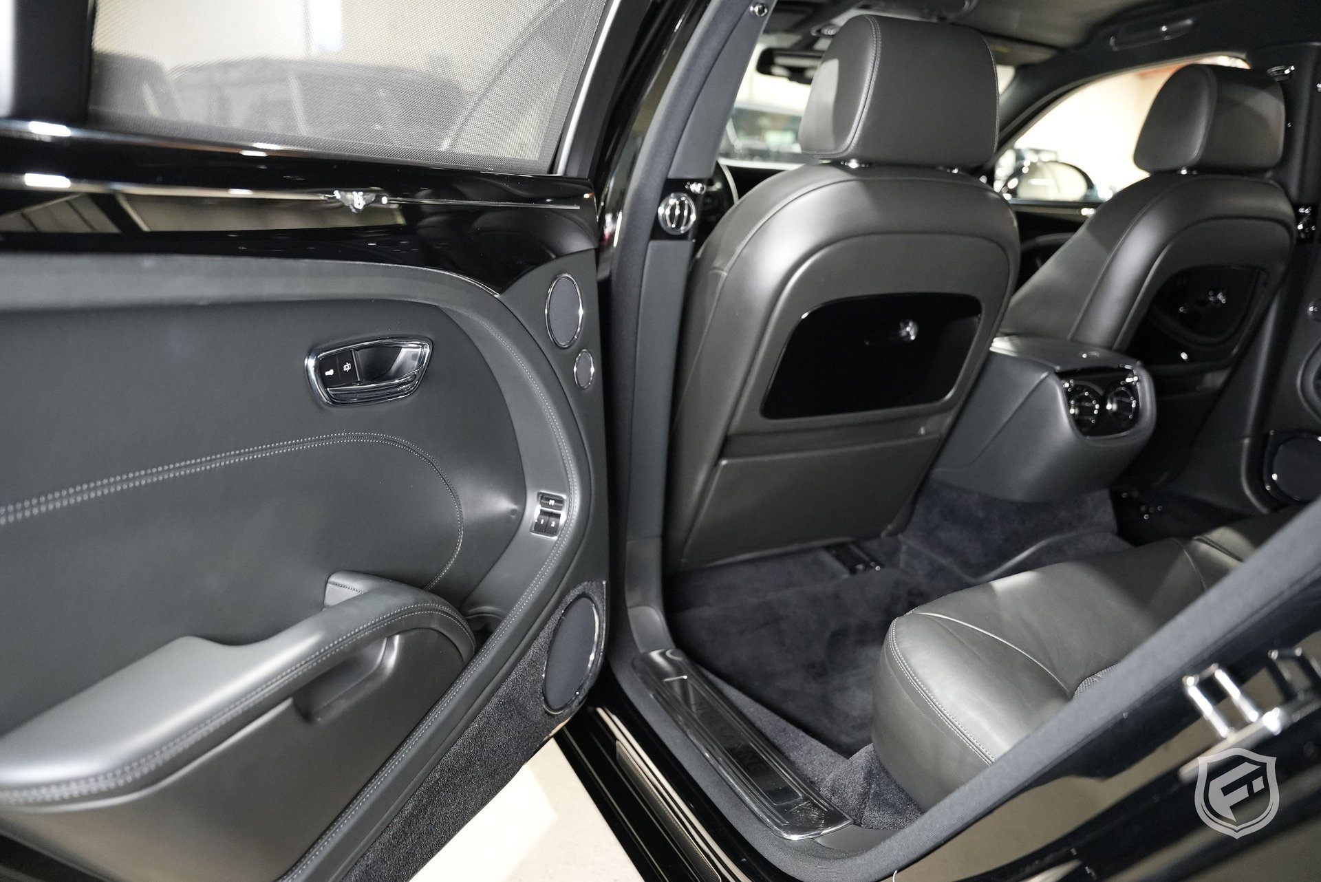 Used 2012 Bentley Mulsanne RWD image 39