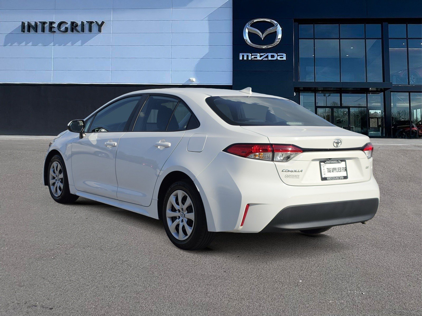 Used 2023 Toyota Corolla LE FWD image 4