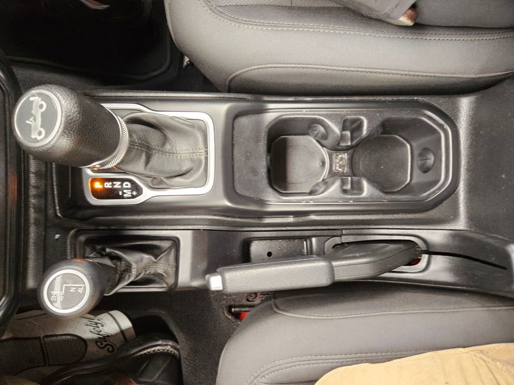 Used 2018 Jeep Wrangler Unlimited Sport S AWD/4WD image 16