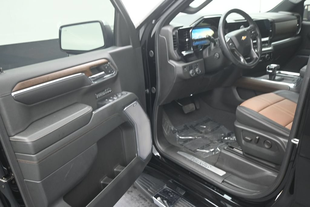 Used 2024 Chevrolet Silverado 1500 High Country RWD image 10