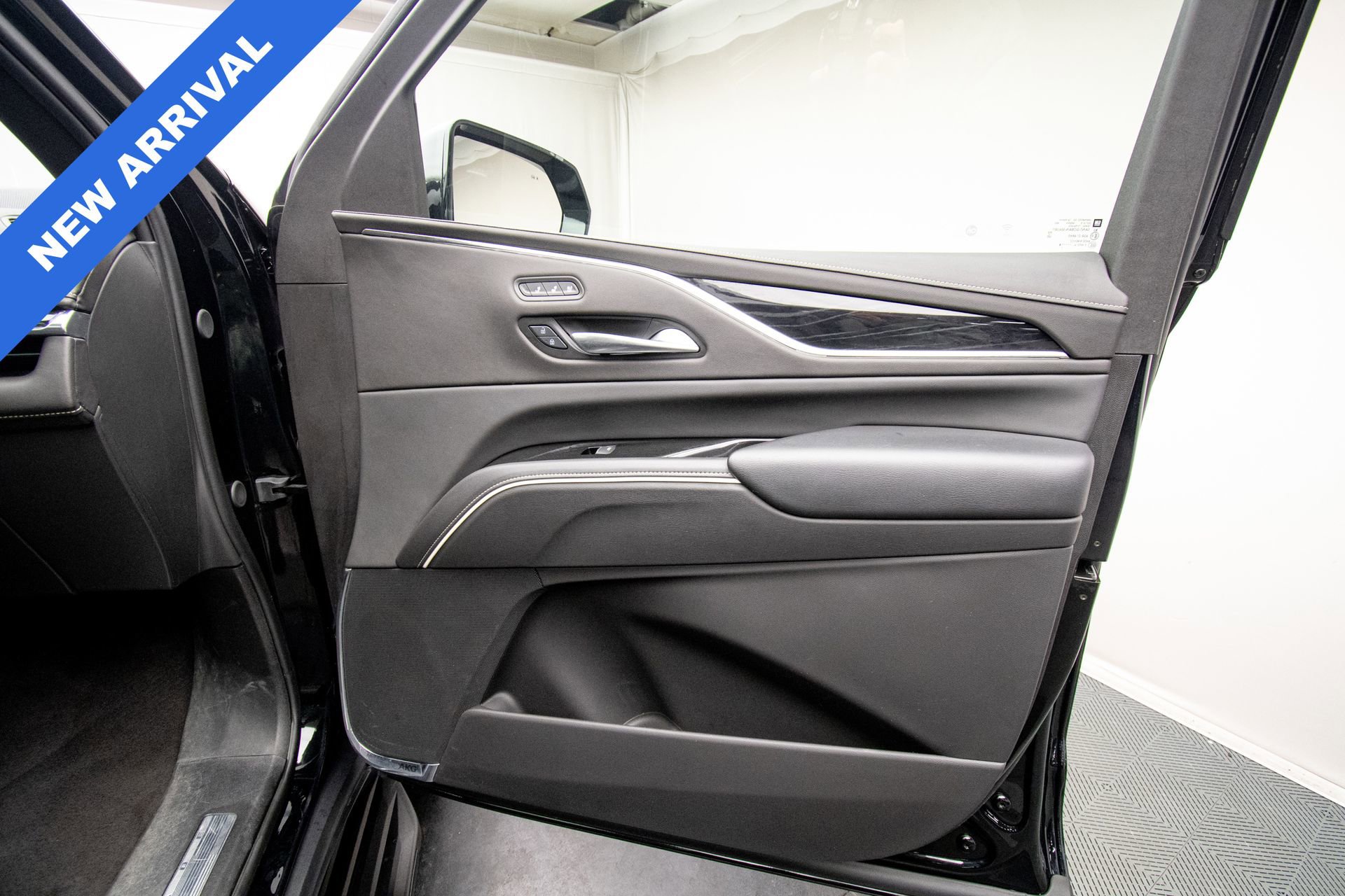 Used 2024 Cadillac Escalade Sport image 33