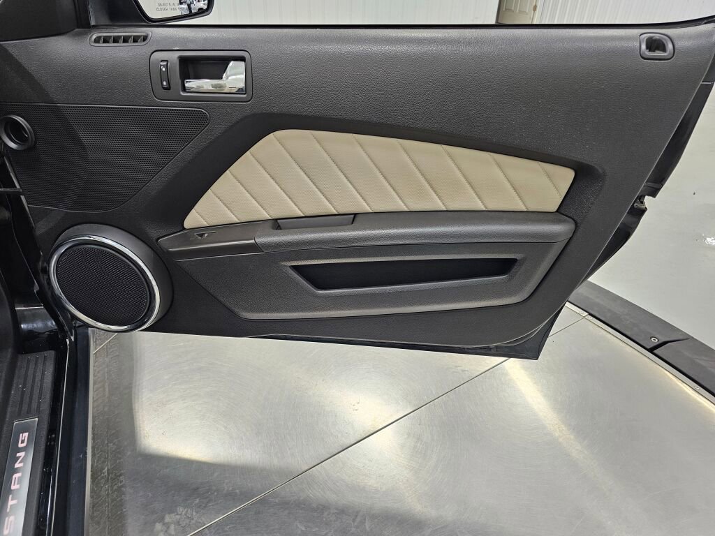 Used 2012 Ford Mustang GT Premium RWD image 35