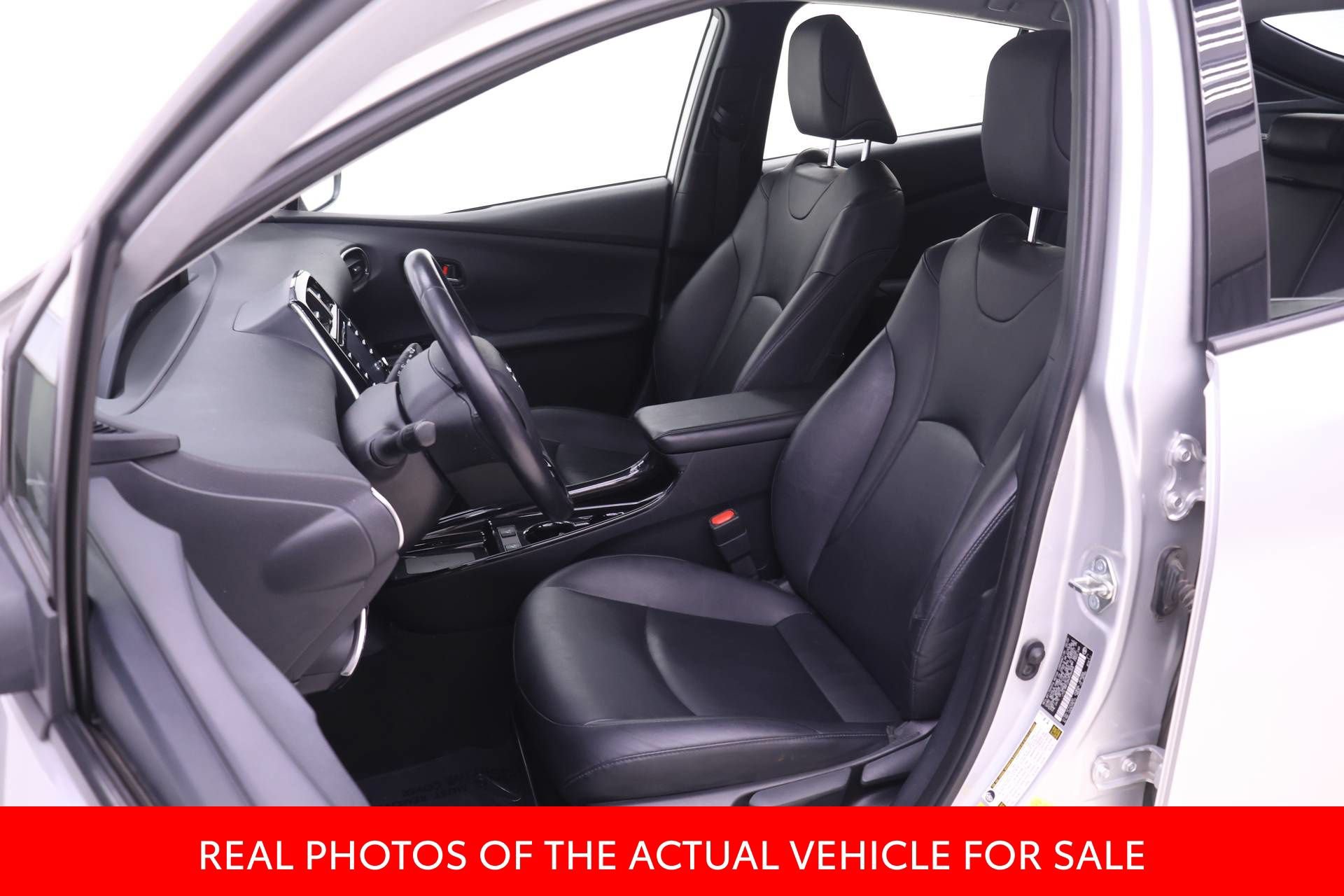 Certified 2022 Toyota Prius AWD image 4