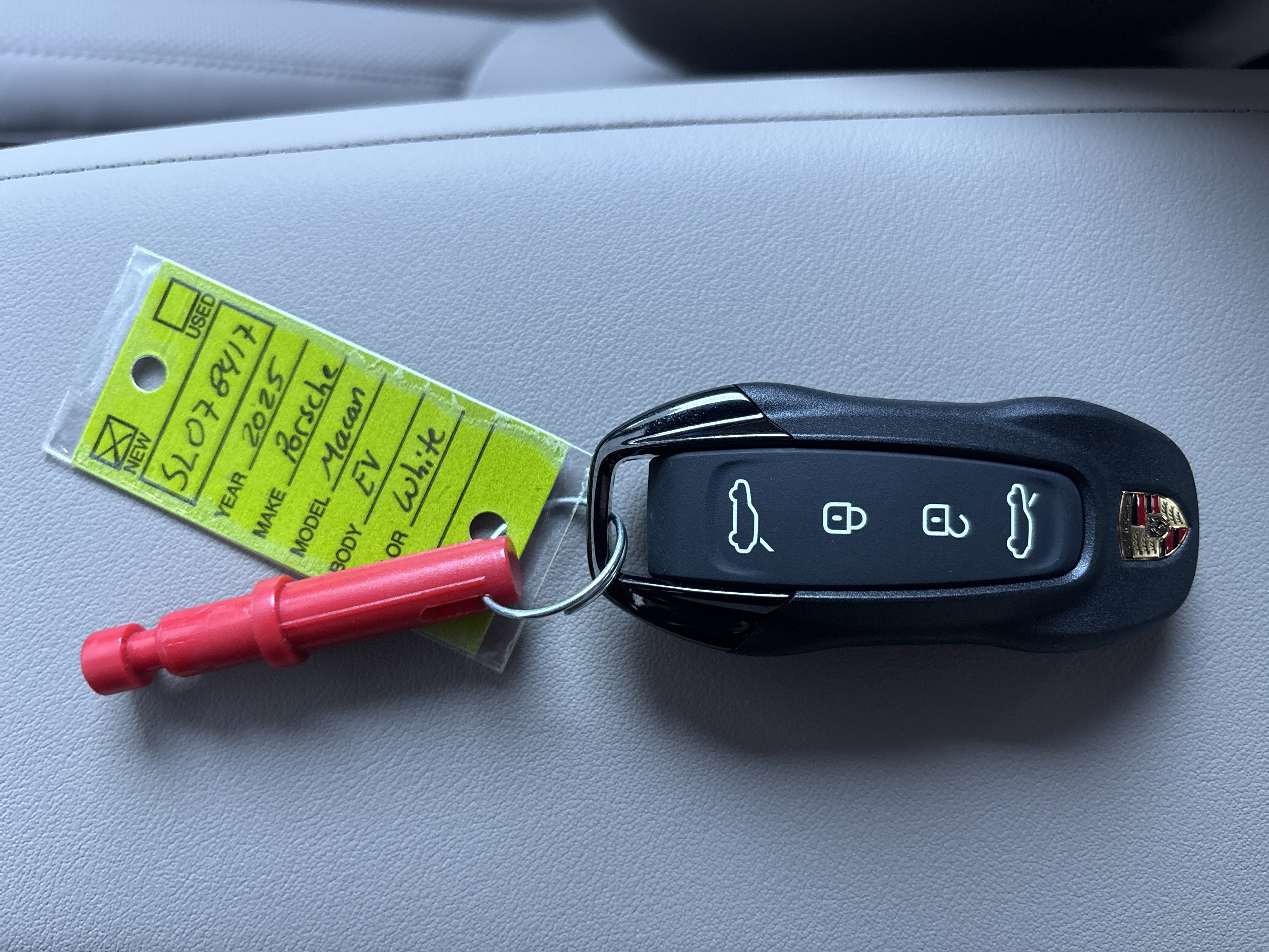 Used 2025 Porsche Macan Electric image 22