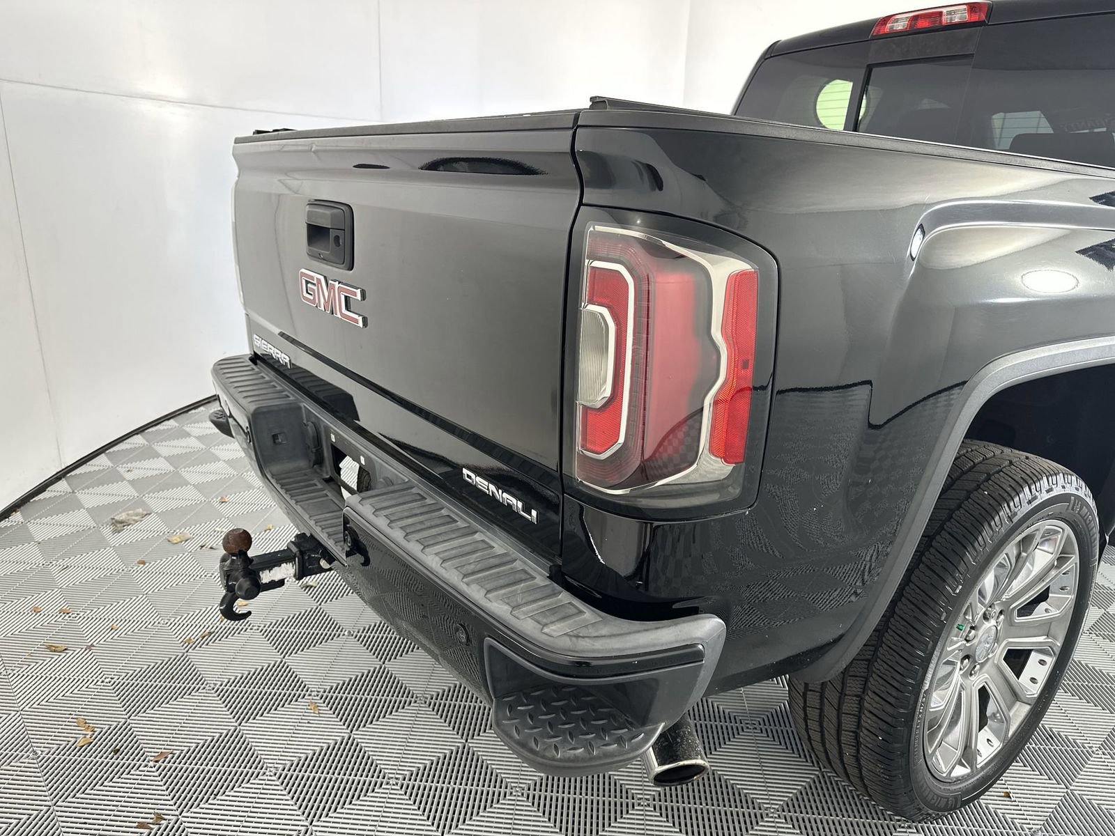 Used 2018 GMC Sierra 1500 Denali w/ Denali Ultimate Package AWD/4WD image 26