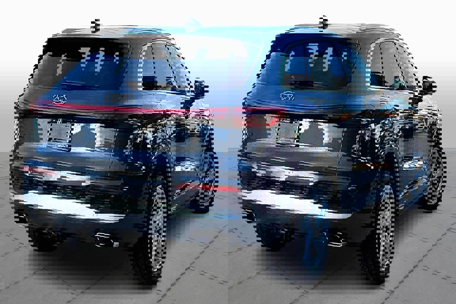 Used 2025 Audi Q5 Premium Plus w/ Premium Plus image 13