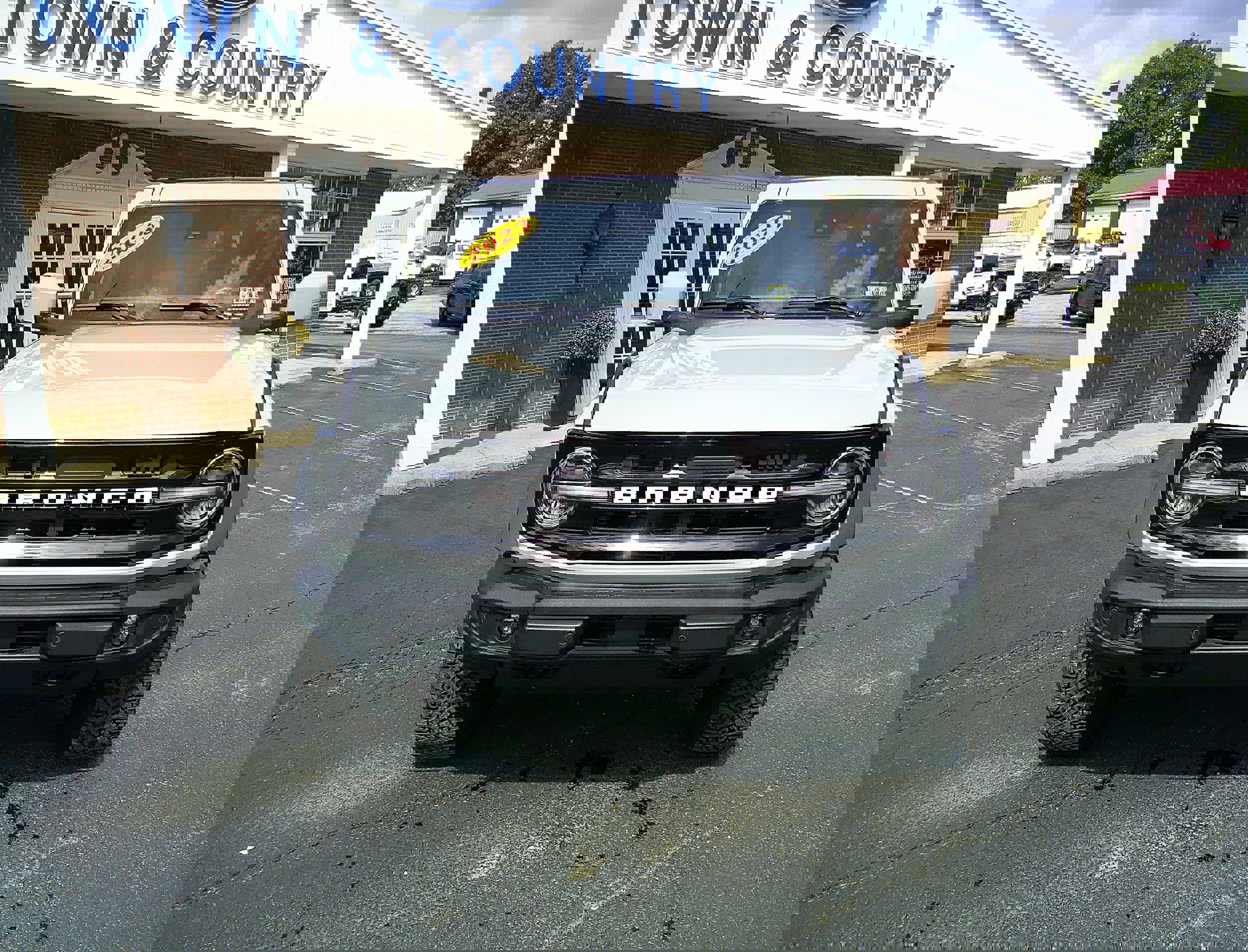 Used 2023 Ford Bronco Outer Banks w/ Sasquatch Package image 4