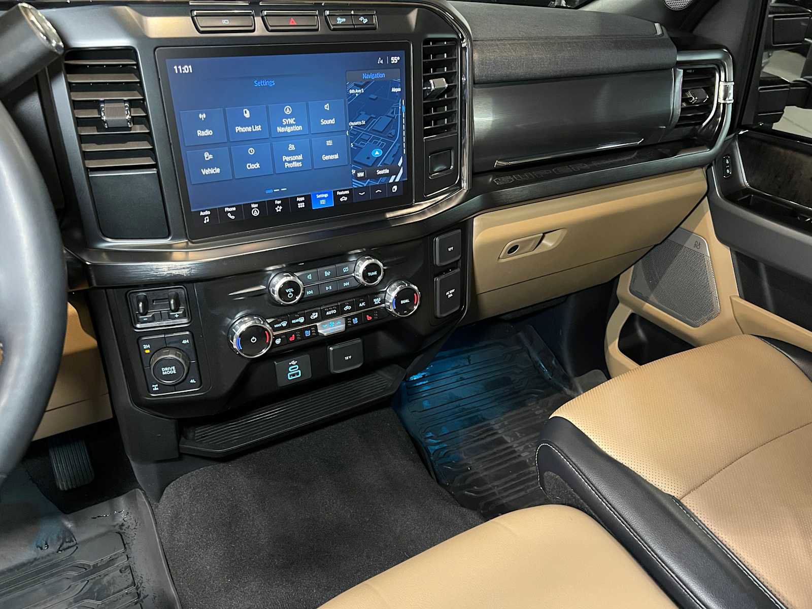 Used 2024 Ford F350 Lariat w/ Sport Appearance Package image 33