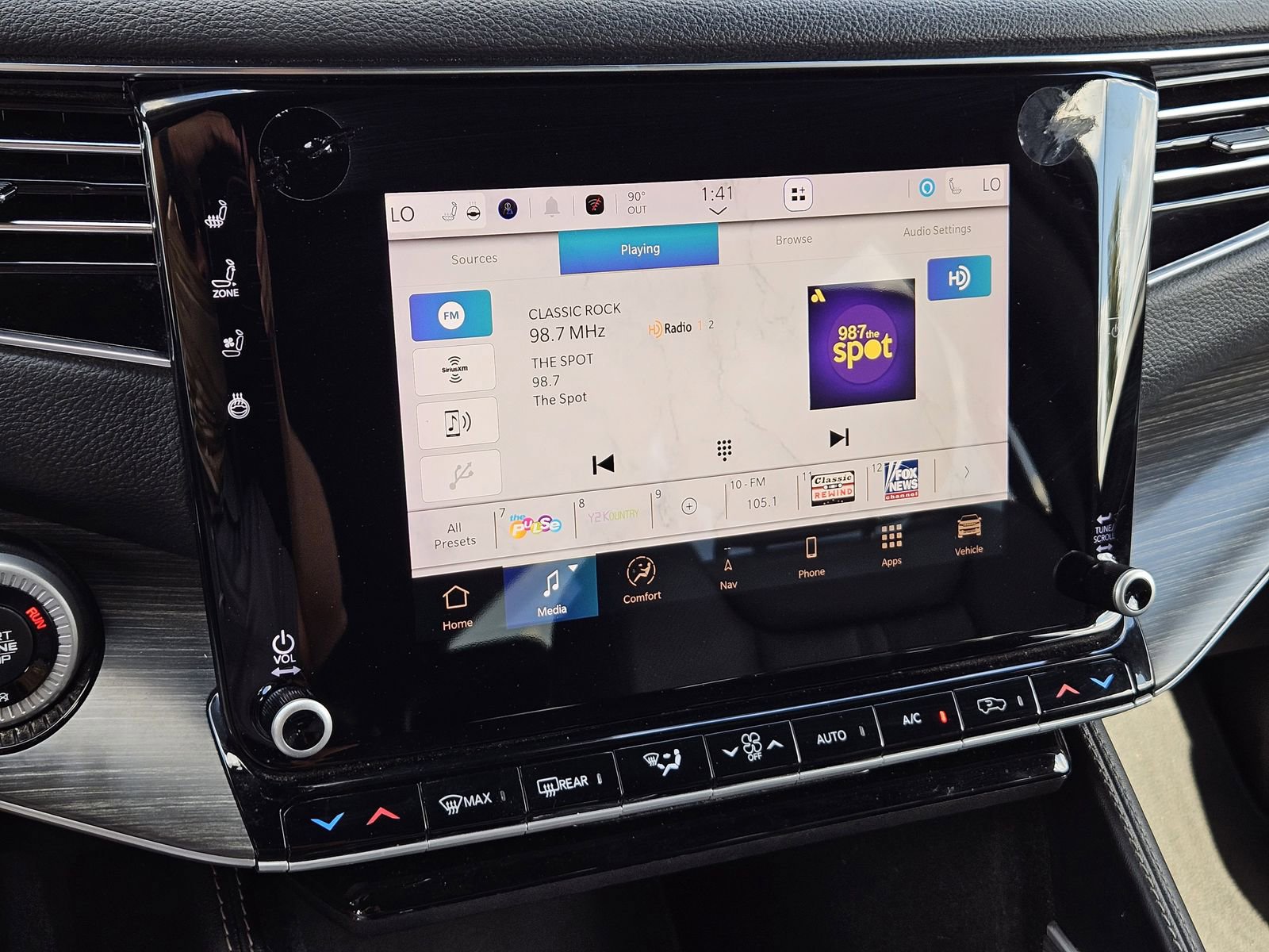 Used 2023 Jeep Wagoneer L Series III w/ Preferred Equipment Group image 22