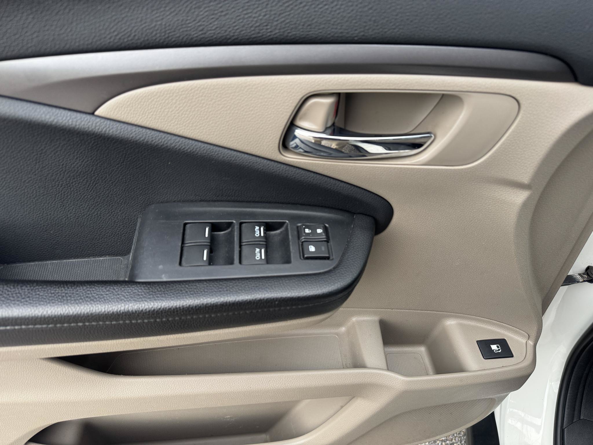 Used 2016 Honda Pilot EX image 10