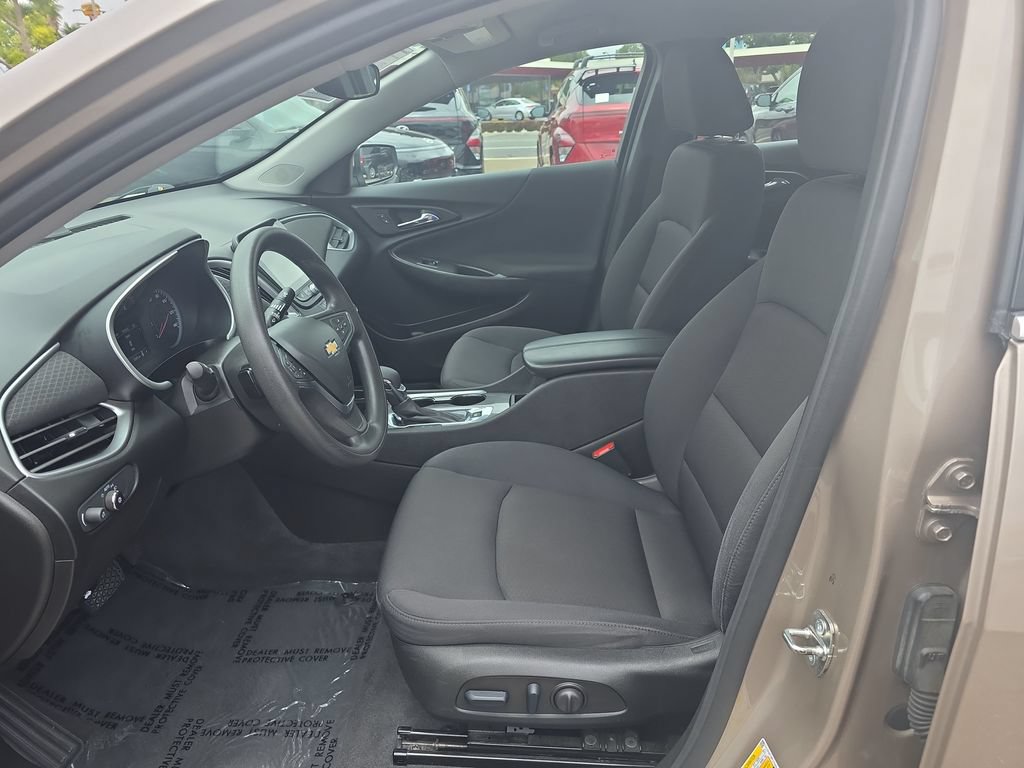 Used 2023 Chevrolet Malibu LT FWD image 9