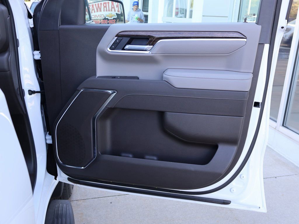 New 2025 GMC Sierra 1500 SLE image 36