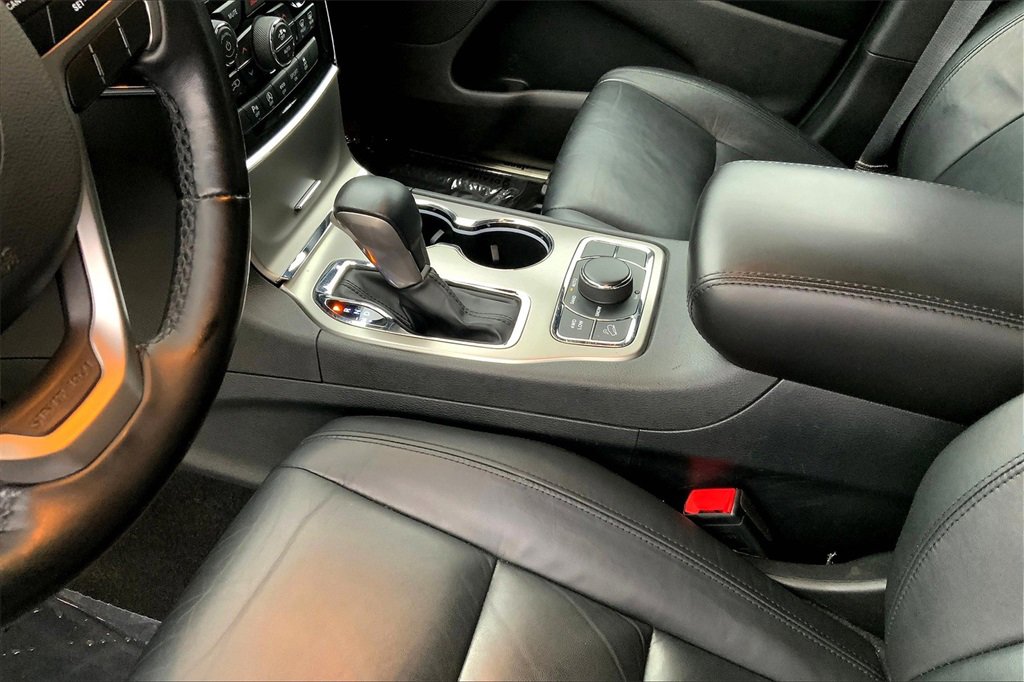 Used 2022 Jeep Grand Cherokee Limited image 17