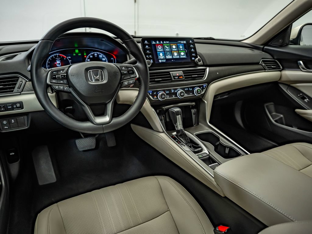 Used 2018 Honda Accord Touring image 30