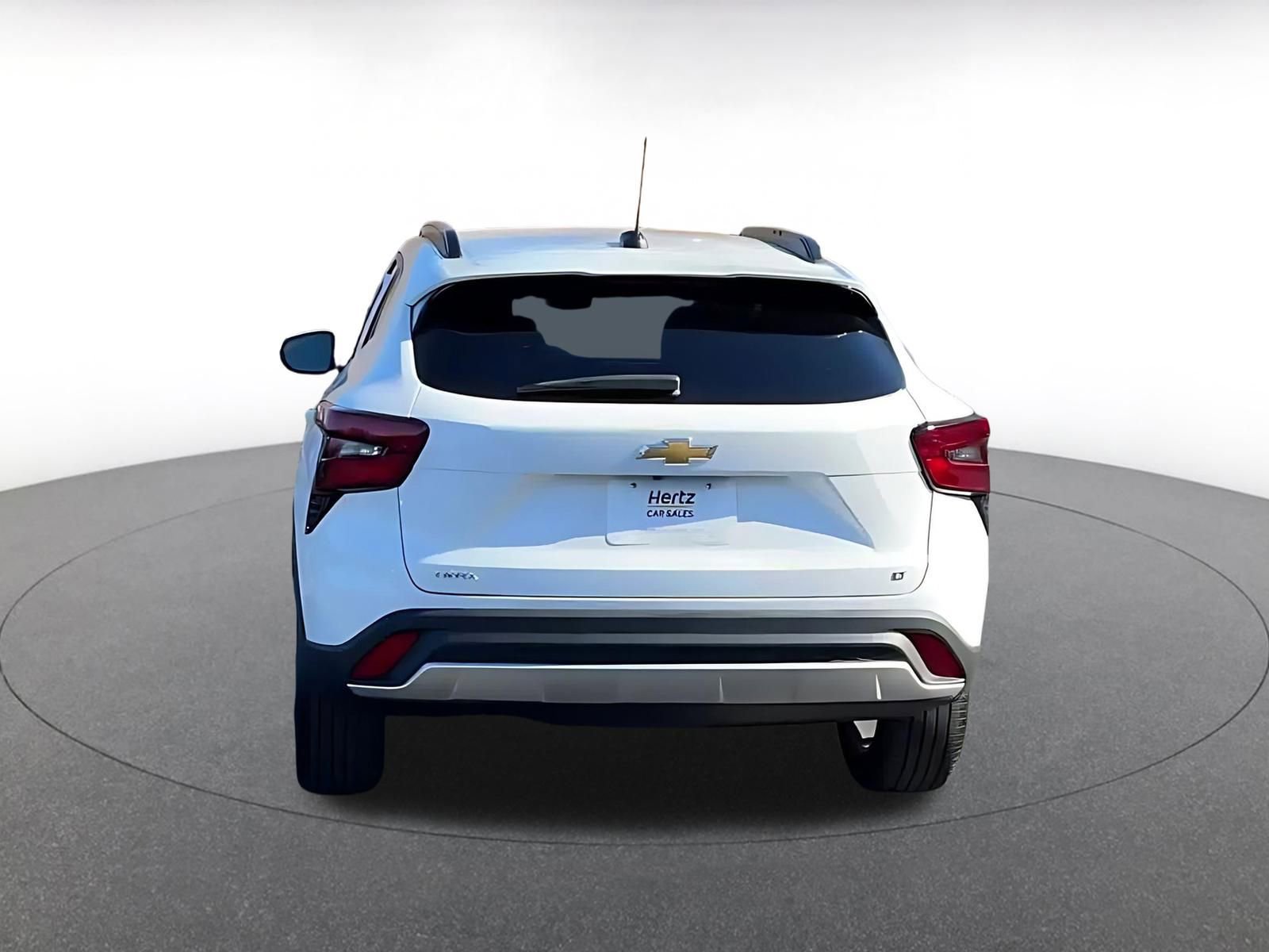 Used 2025 Chevrolet Trax LT w/ LT Convenience Package image 12