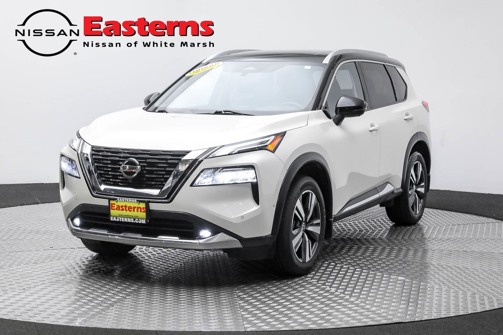 Used 2021 Nissan Rogue Platinum image 1