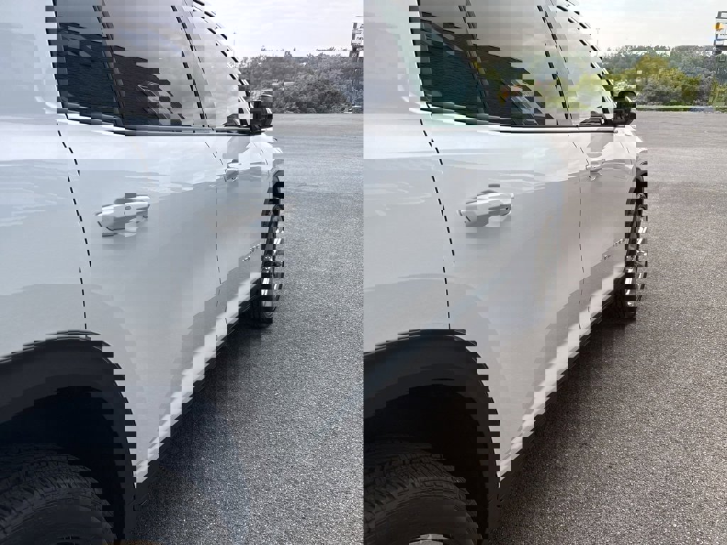 New 2026 Chevrolet Traverse LT w/ LPO, Floor Liner Package image 13