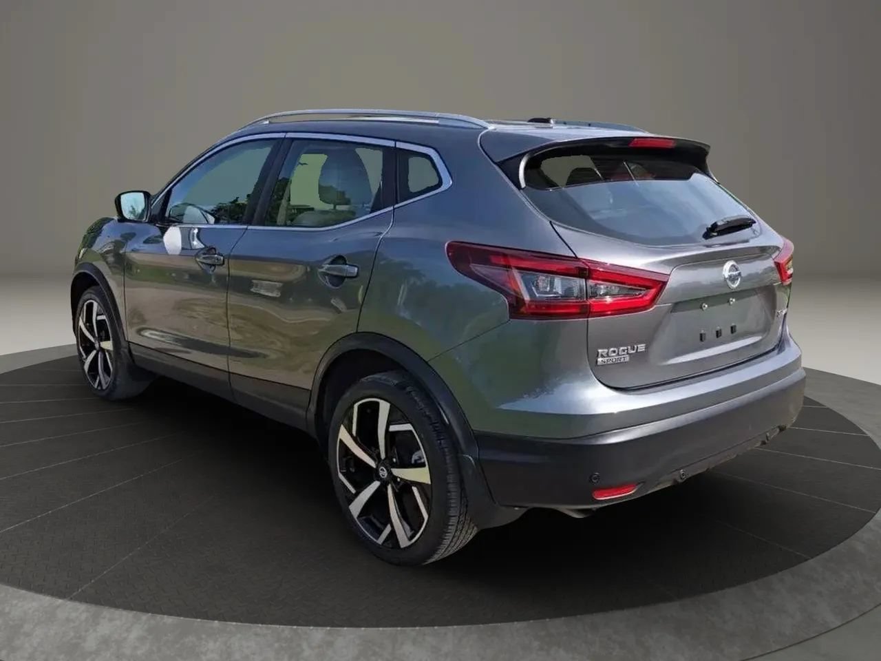 Used 2022 Nissan Rogue Sport SL AWD/4WD image 4