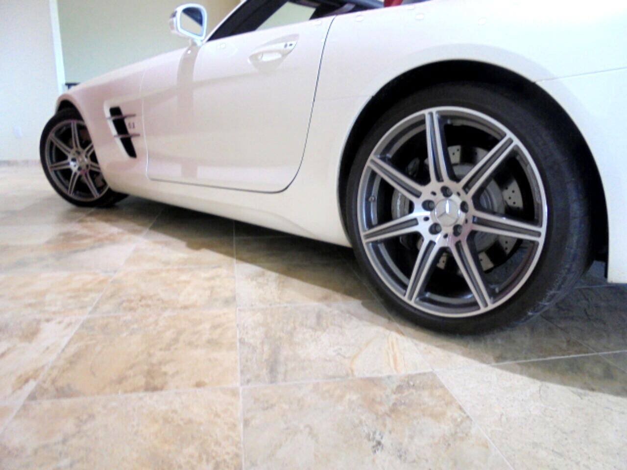 Used 2012 Mercedes-Benz SLS AMG Roadster image 22