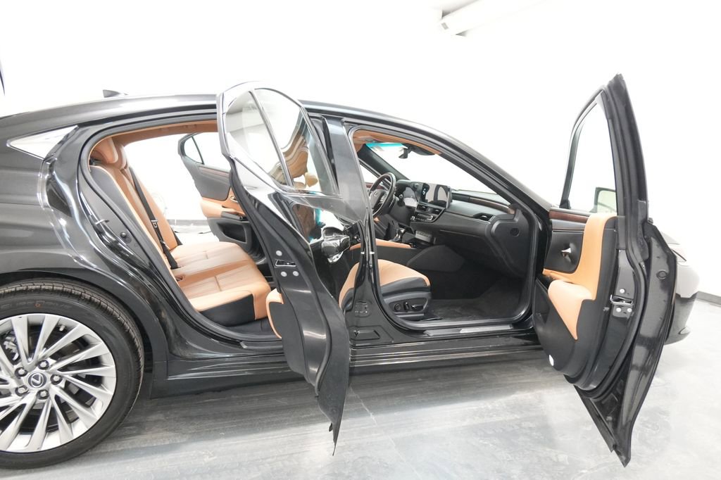 Used 2023 Lexus ES 350 Luxury w/ Accessory Package (Z2) image 30