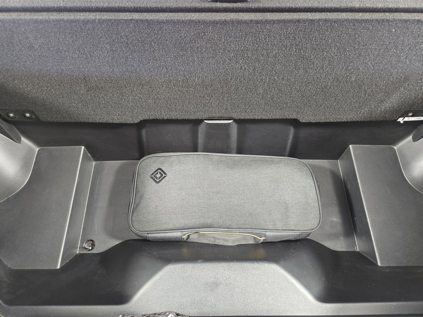 Used 2024 Rivian R1S Adventure image 14