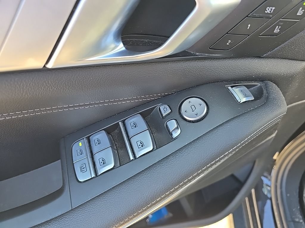 Used 2022 BMW X7 xDrive40i w/ Executive Package AWD/4WD image 13