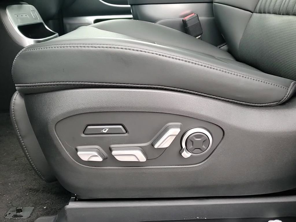 New 2026 Hyundai Ioniq 9 Calligraphy image 13