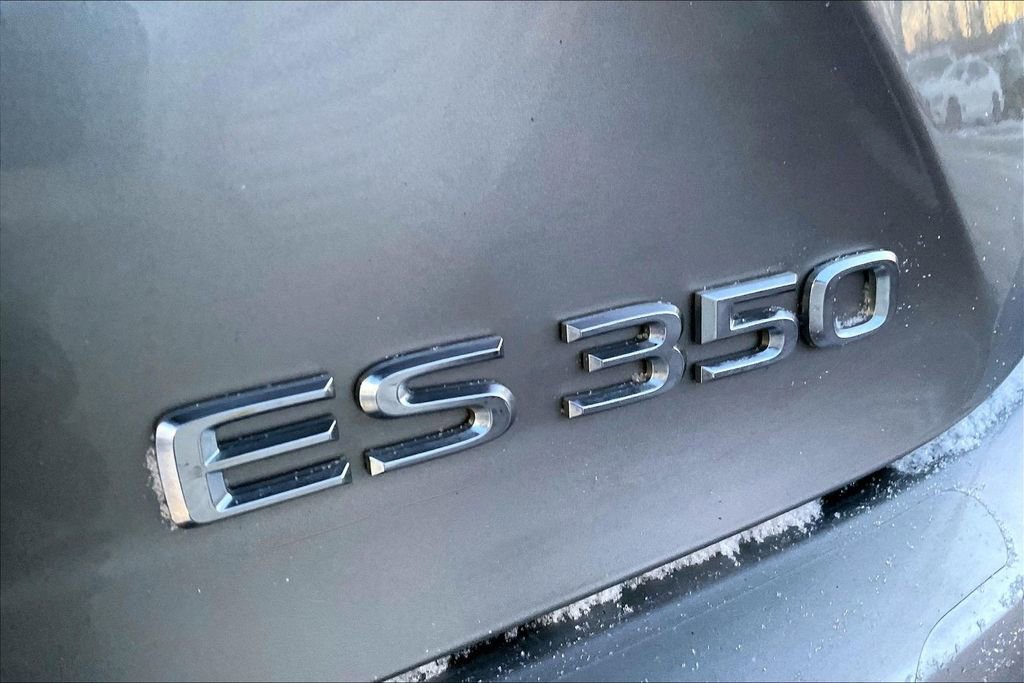 Used 2016 Lexus ES 350 w/ Navigation System Package image 23
