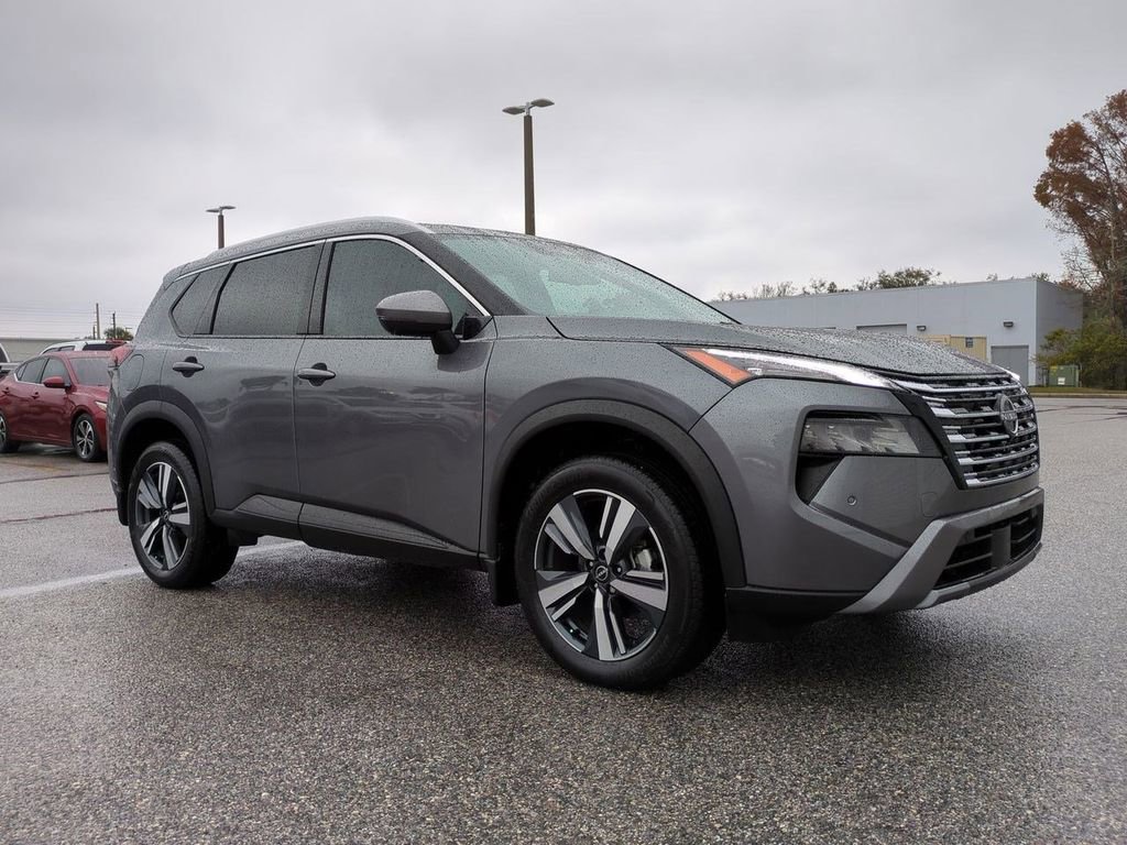 Certified 2025 Nissan Rogue SL image 3