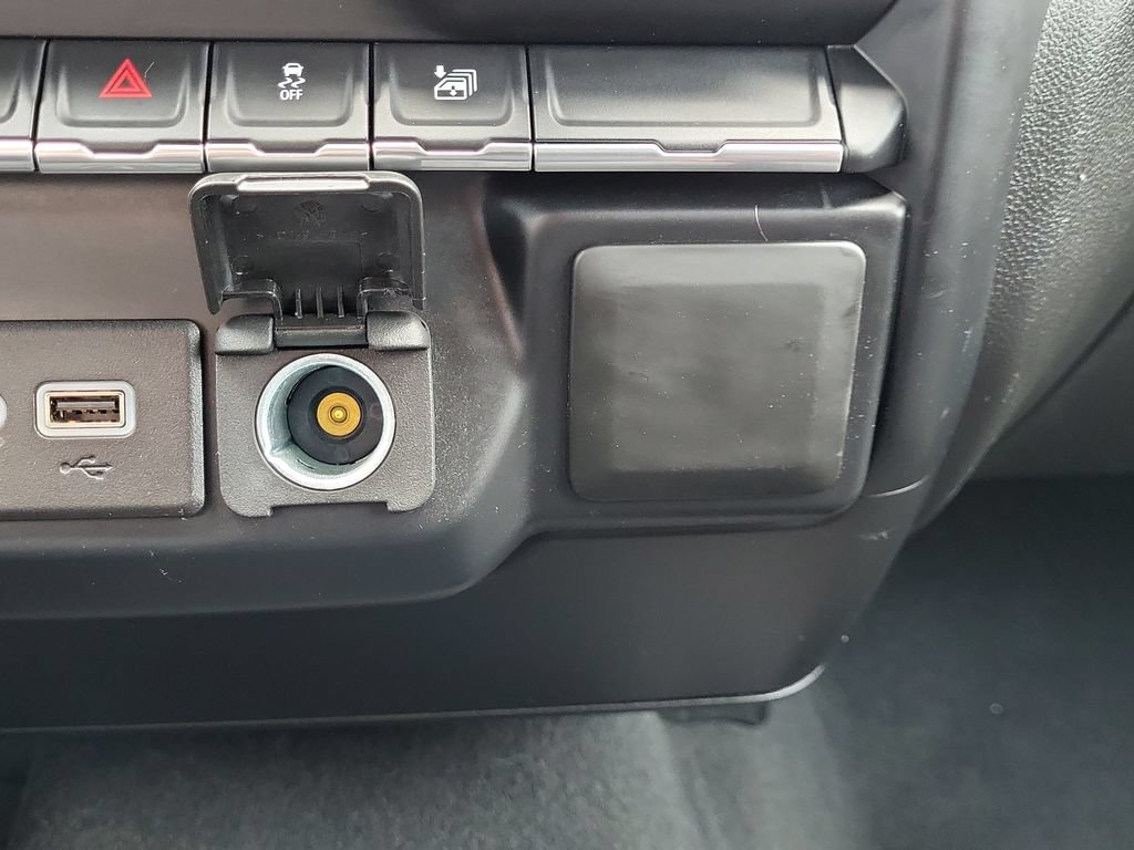 Used 2021 Chevrolet Silverado 1500 LT AWD/4WD image 33
