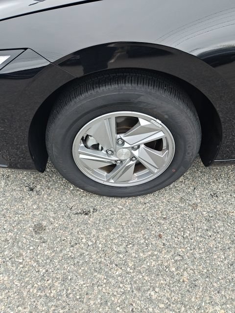 Certified 2026 Hyundai Elantra SE FWD image 5