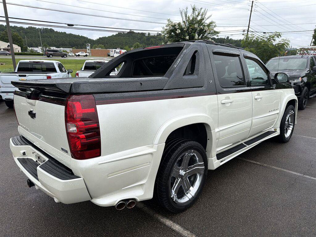 Used 2008 Chevrolet Avalanche LT w/ LT Preferred Equipment Group RWD image 5