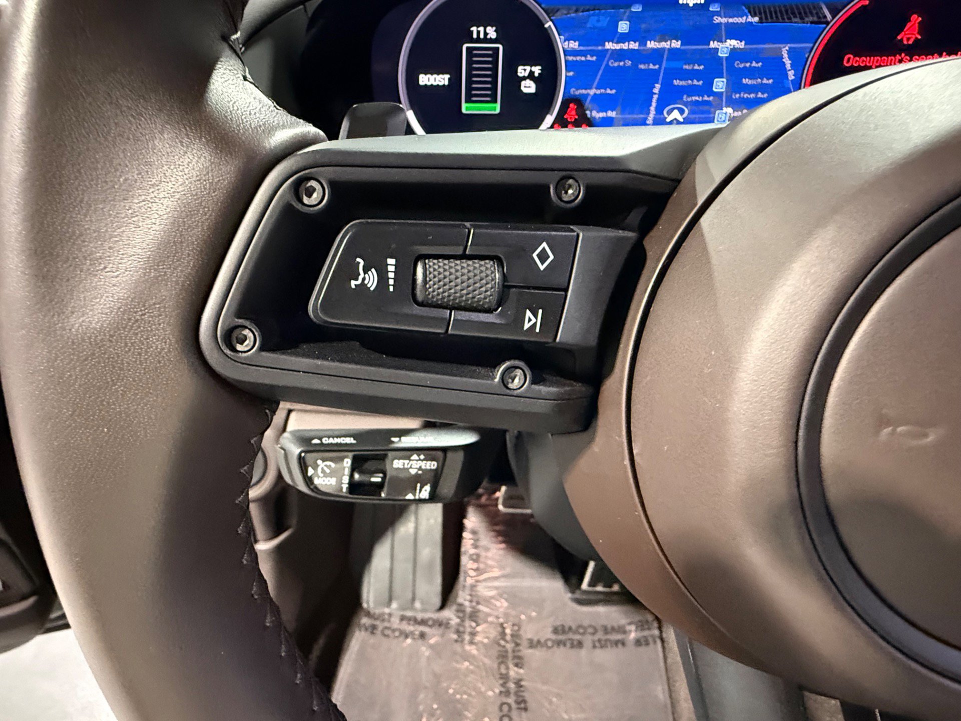 Used 2025 Porsche Panamera 4 image 31