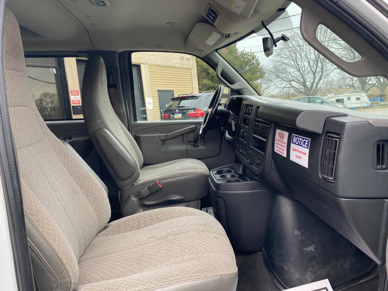 Used 2018 Chevrolet Express 3500 LS RWD image 23