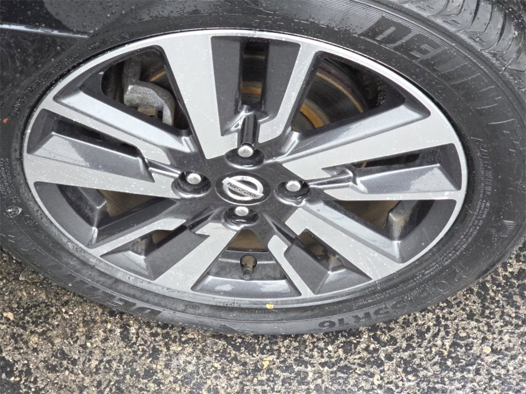 Used 2021 Nissan Versa SV image 6