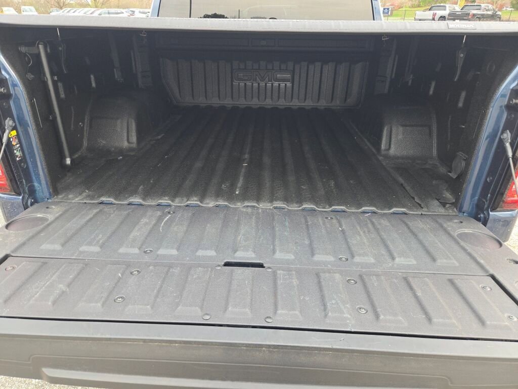 Used 2022 GMC Sierra 1500 SLT w/ SLT Convenience Package AWD/4WD image 18