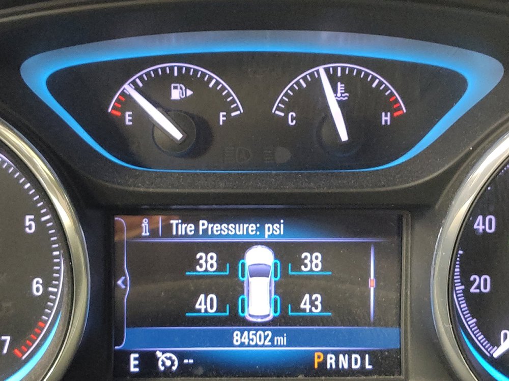 Used 2017 Buick Envision Preferred w/ LPO, Cargo Package FWD image 23