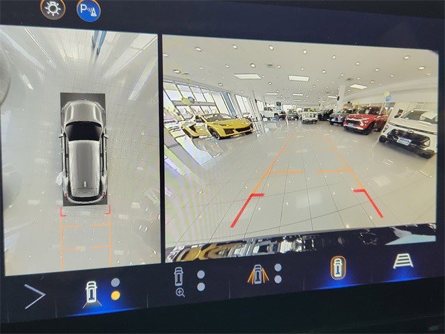 Certified 2025 Chevrolet Equinox LT w/ Safety and Technology Package image 17