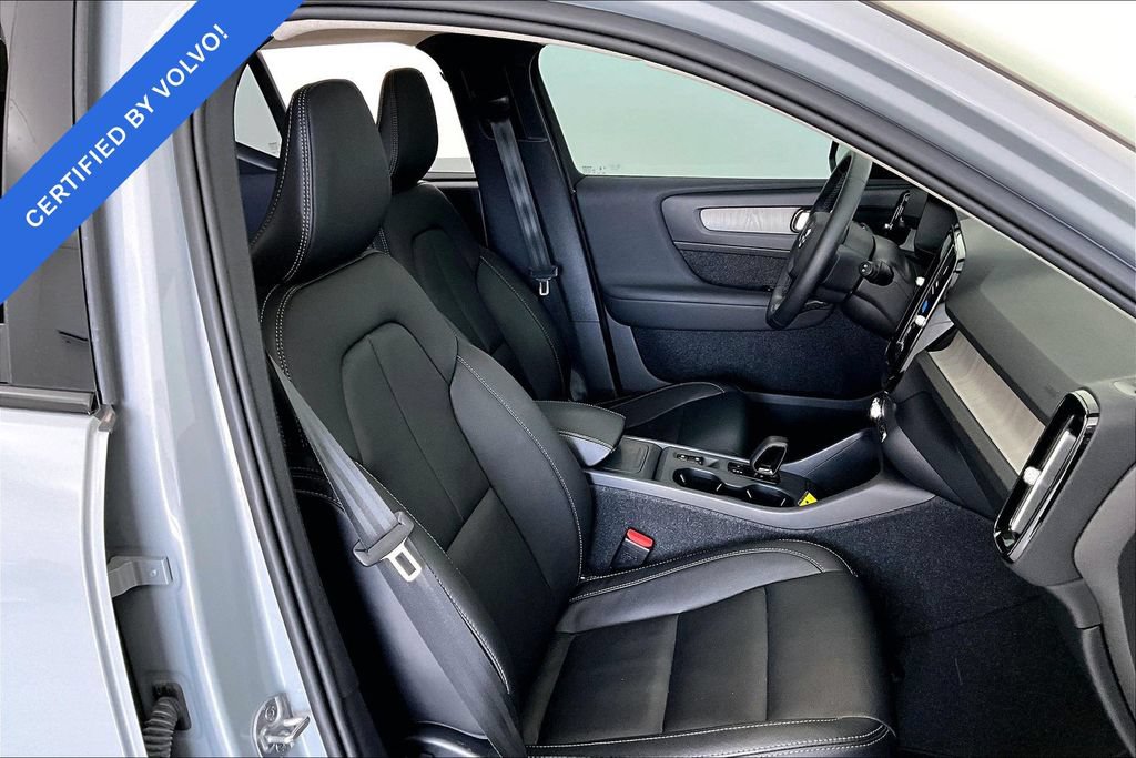 Used 2024 Volvo XC40 B5 Core w/ Protection Package Premier AWD/4WD image 8