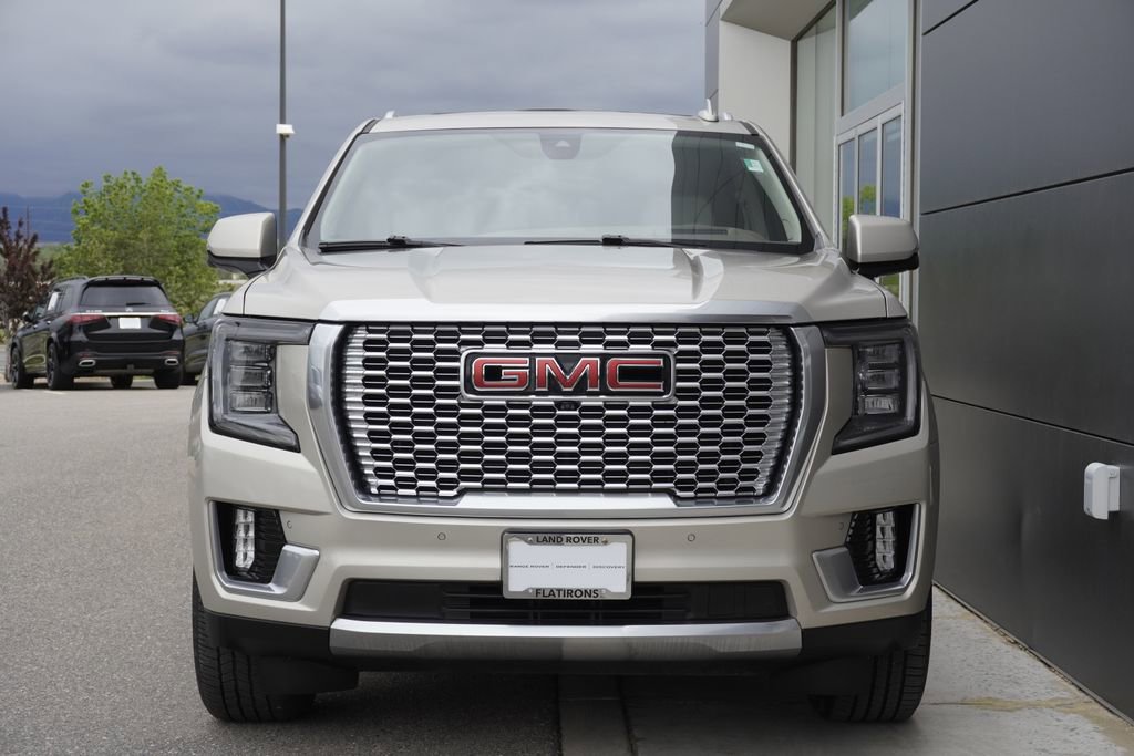Used 2021 GMC Yukon XL Denali w/ Denali Premium Package AWD/4WD image 5