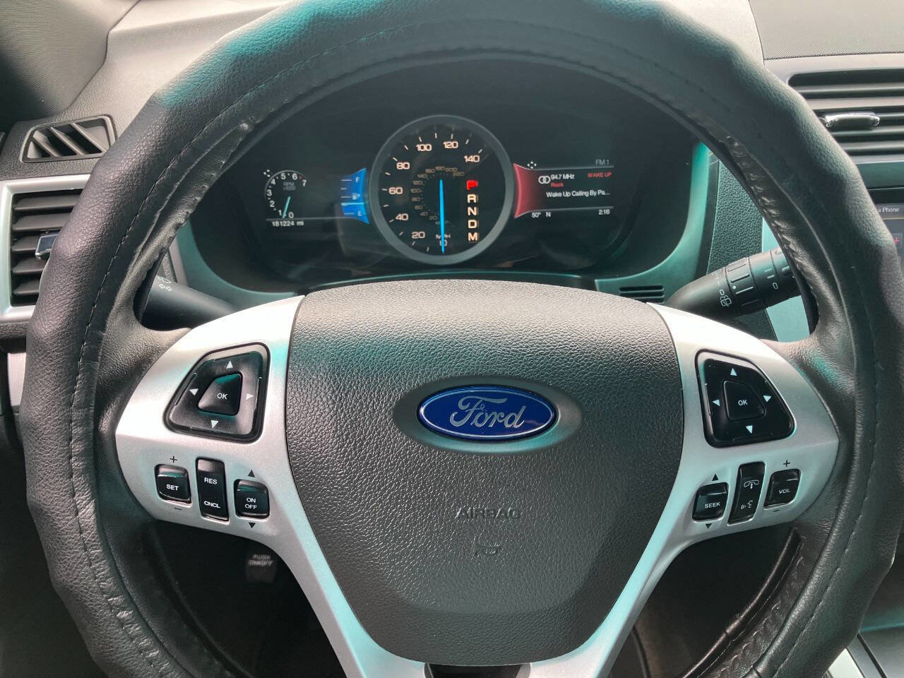 Used 2015 Ford Explorer XLT AWD/4WD image 19