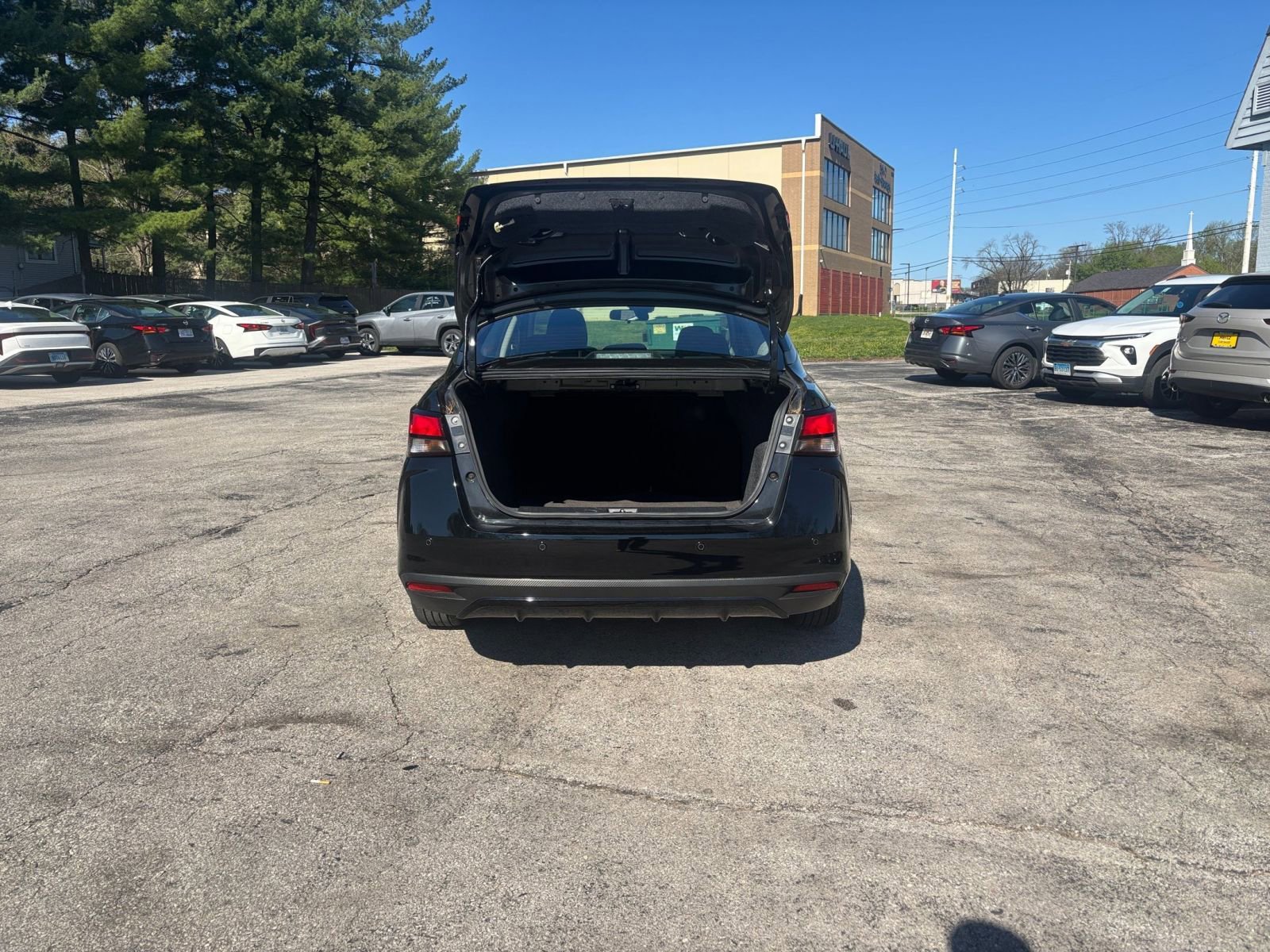 Used 2025 Nissan Versa SV image 29