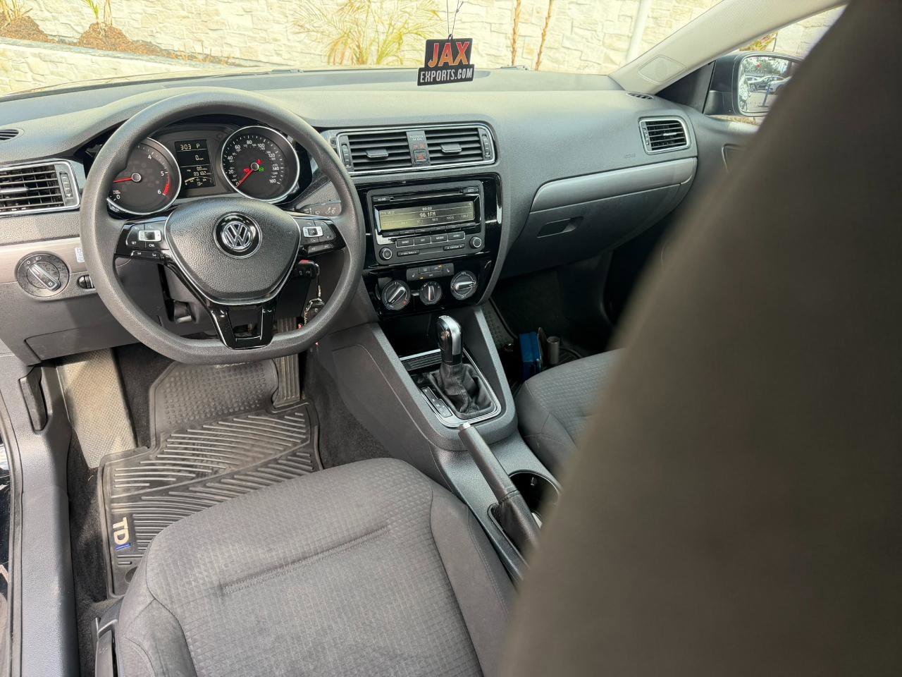 Used 2015 Volkswagen Jetta TDI S image 19