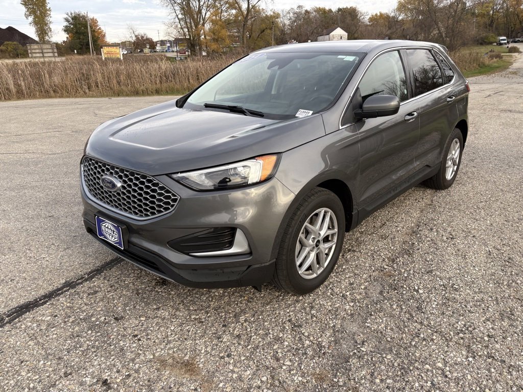 Used 2024 Ford Edge SEL image 7