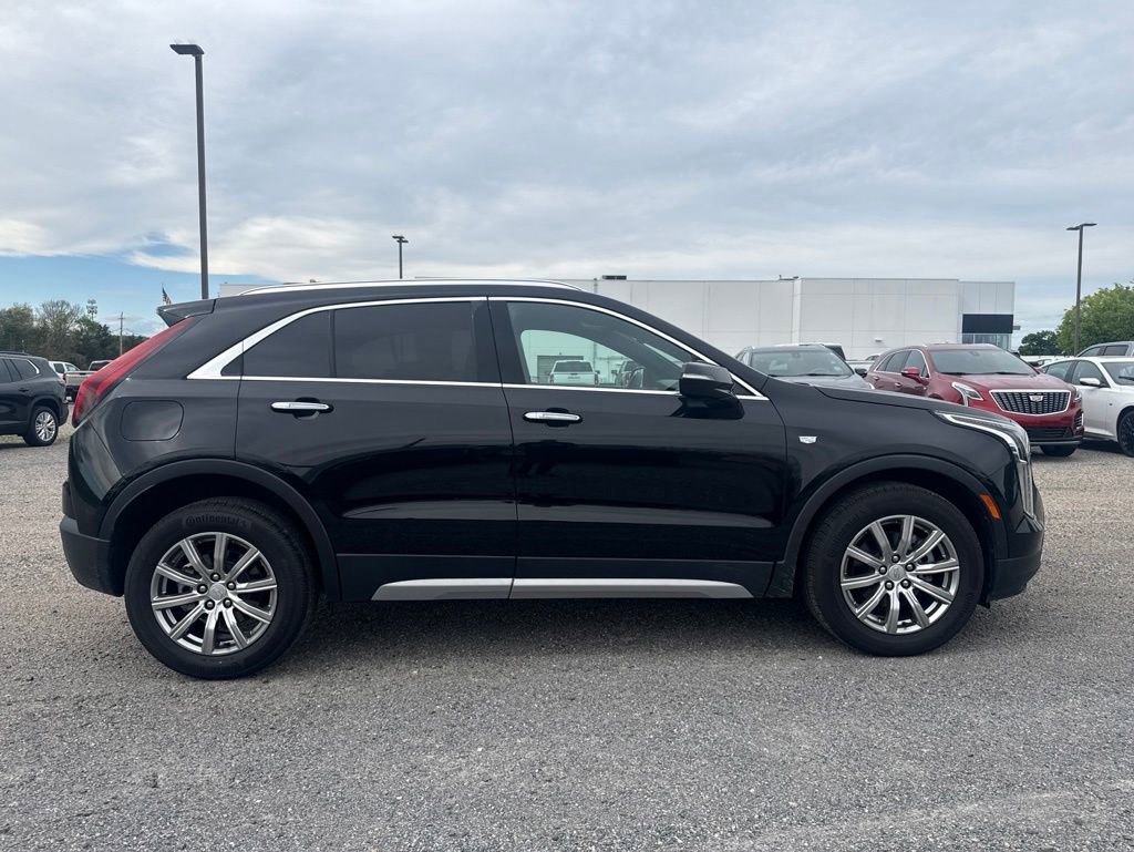 Used 2022 Cadillac XT4 Premium Luxury w/ Safety Alert Package AWD/4WD image 12